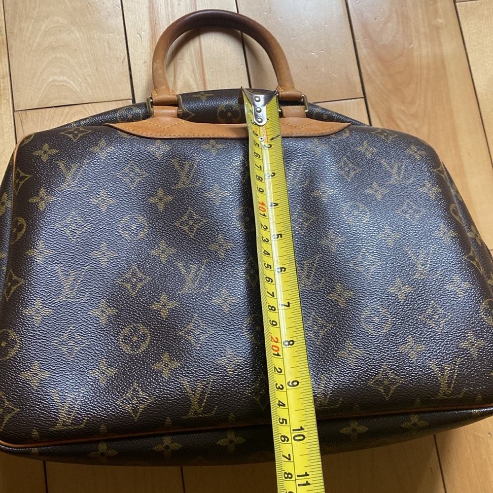 Authentic LV carry bag - Picture 10 of 10